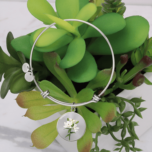 Engravable Lily Bangle with Circle Pendant Bracelet - The Gift Eternal
